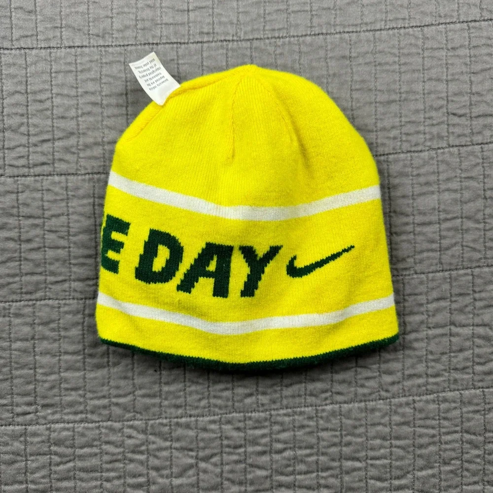 Nike Oregon Ducks Reversible Beanie Hat Green Yellow Win The Day Sportswear Y2K